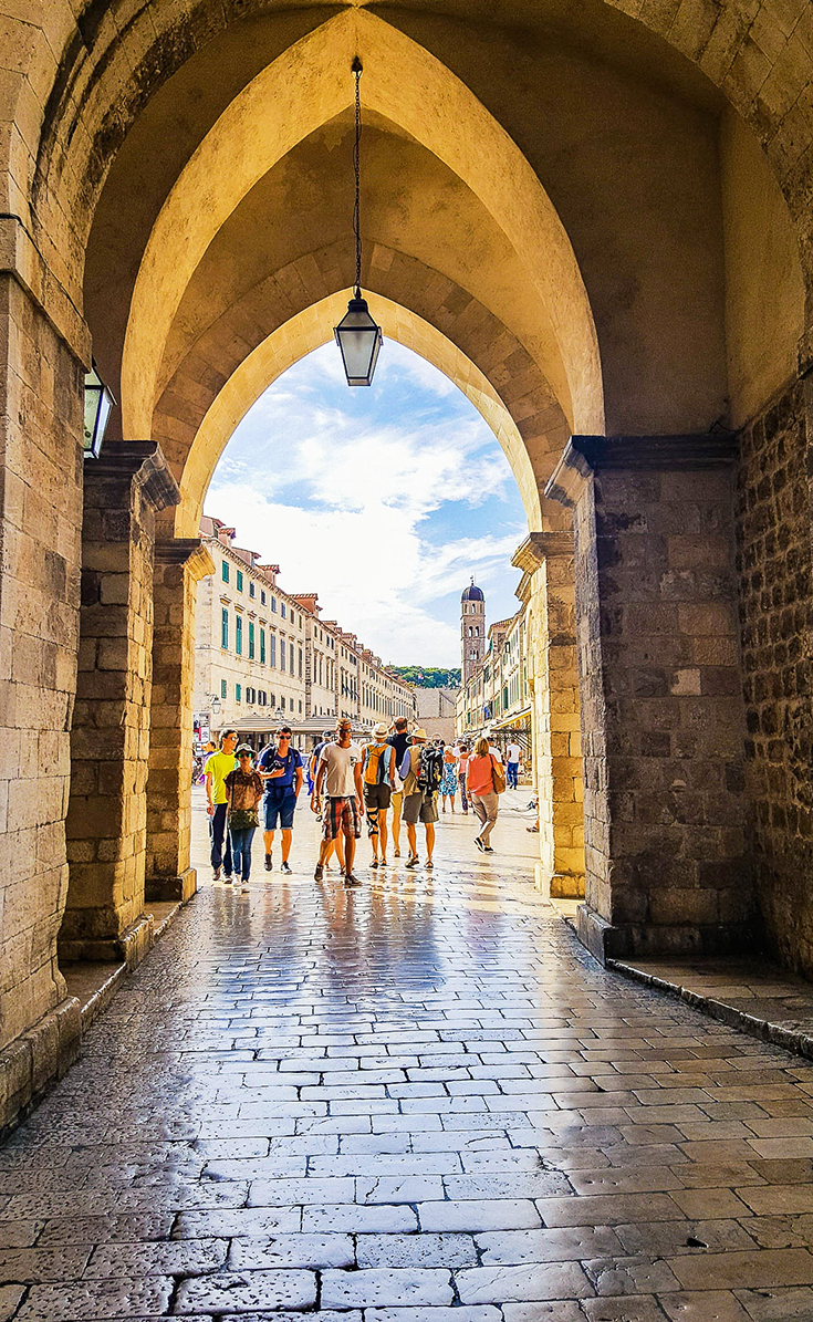 dubrovnik croatia stradun see thru ps