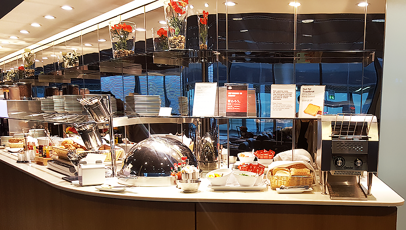 Lufthansa Business Class Lounge Frankfurt - Travel with Mia - Buffet 2