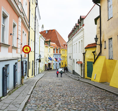 Travel with Mia - Tallinn Old Town 4